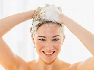 Wash the hair